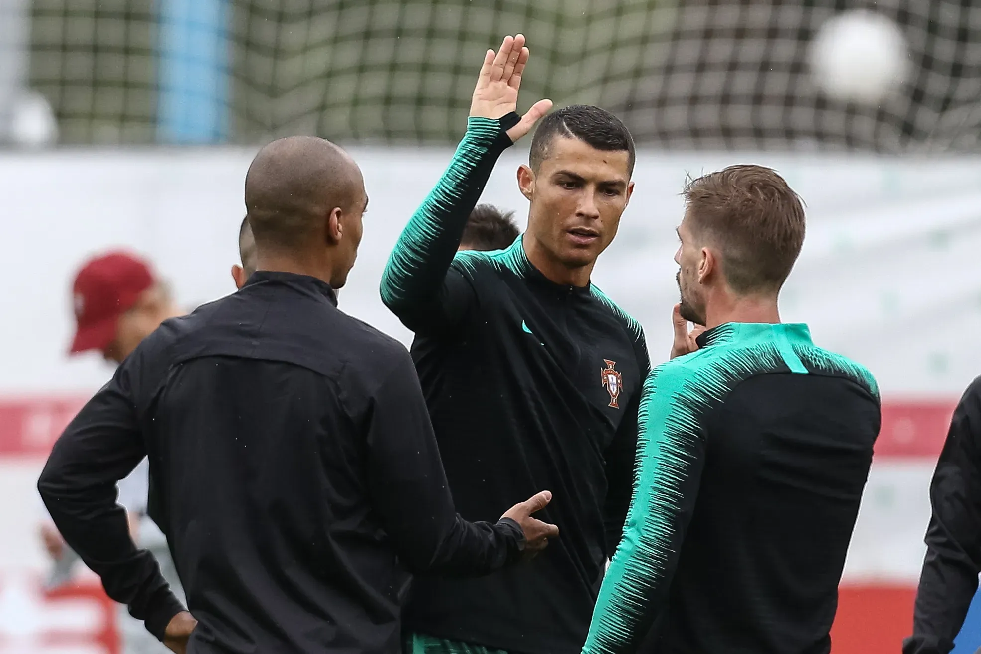 Adrien: "Queremos a nossa bandeira sempre feliz"